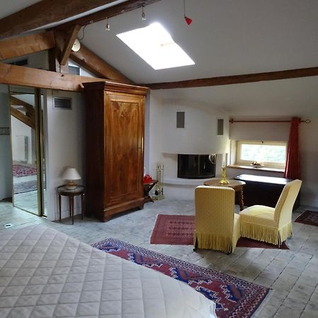 Gentilhommiere De Collonges Bed & Breakfast Prisse Exterior photo